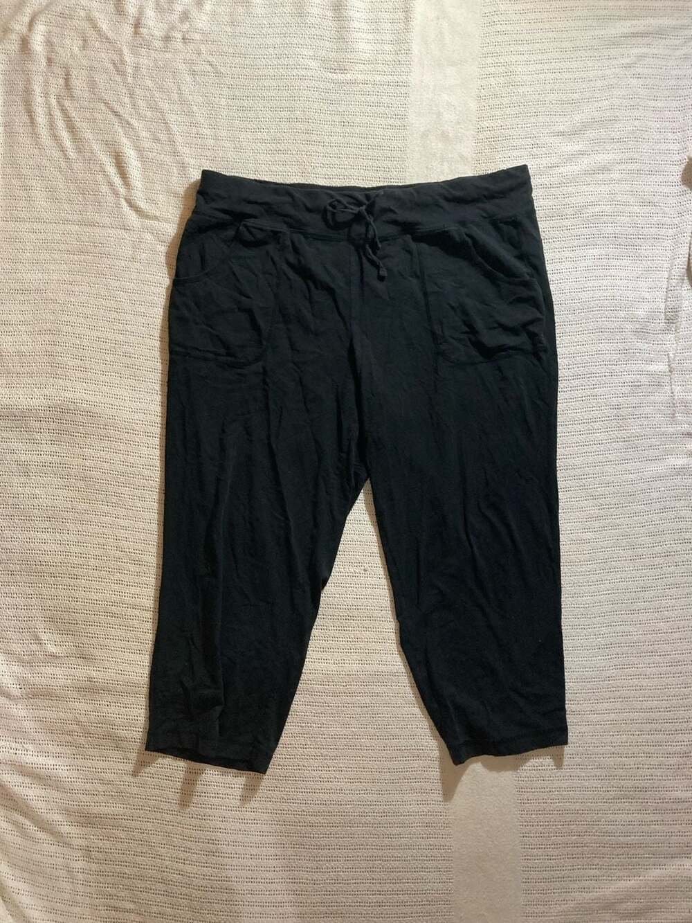 Athletic Works Women's Plus Size Cotton Jersey Knit Capri Pants